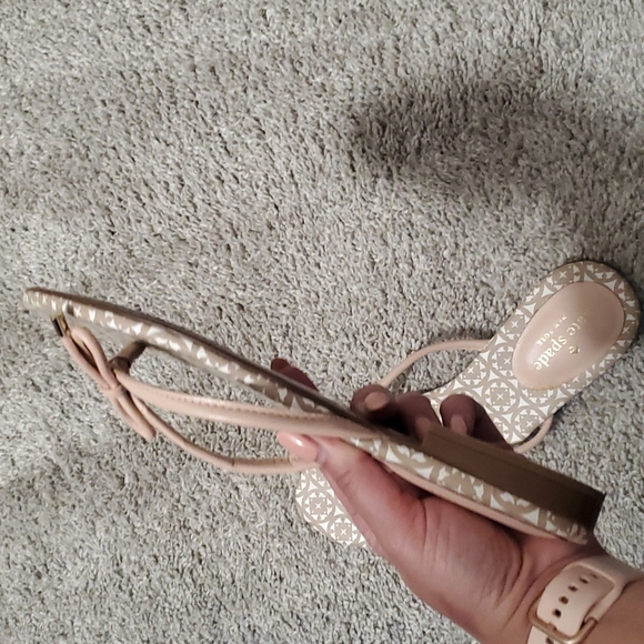 Kate Spade pink and tan flip flops - Picture 4 of 6